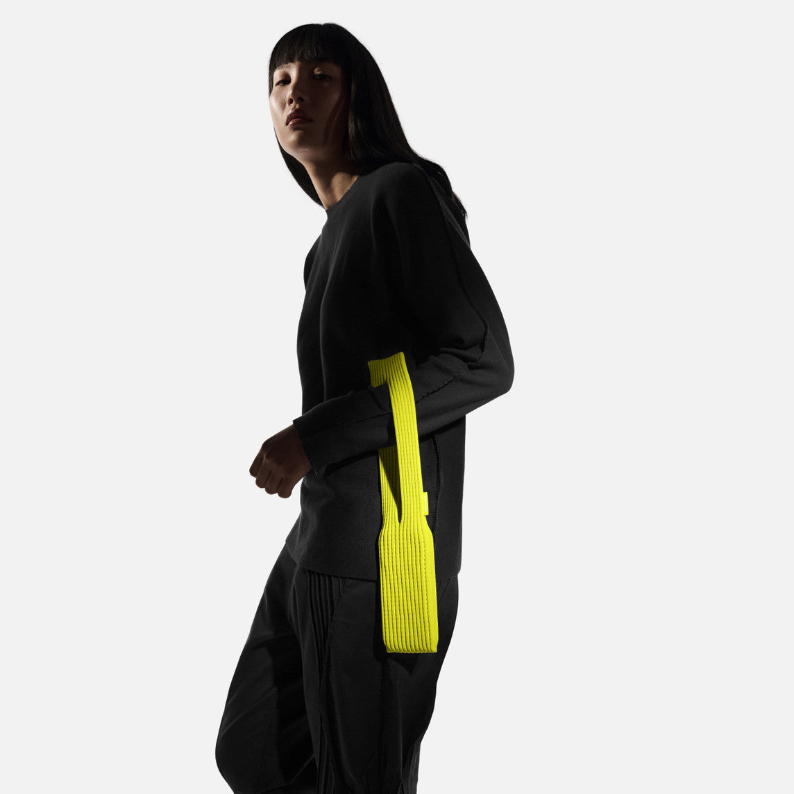 Sokee housse téléphone bandoulière jaune fluo portée – coque tricot Y2K femme 